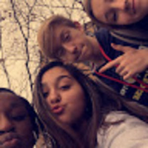 Meet your Posher, Camila